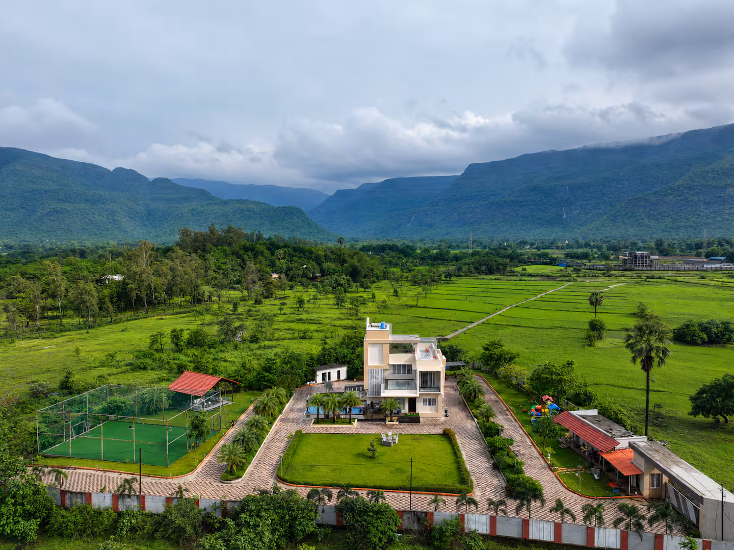 The Royale Estate 5bhk Villa — photo 1